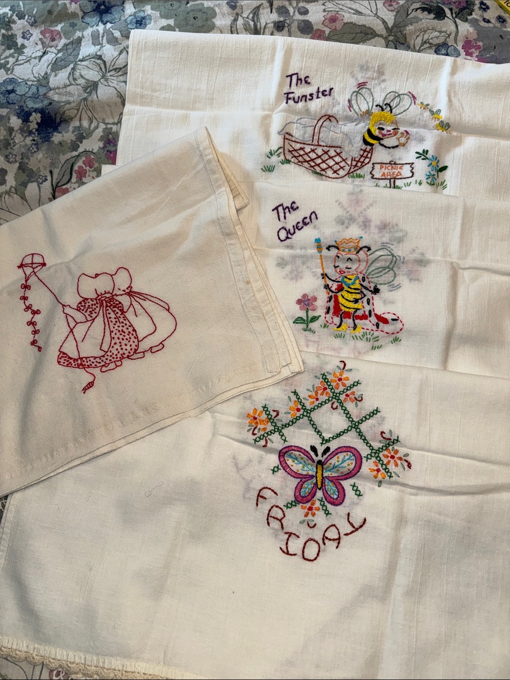 Vintage 4 piece dish towel set -4